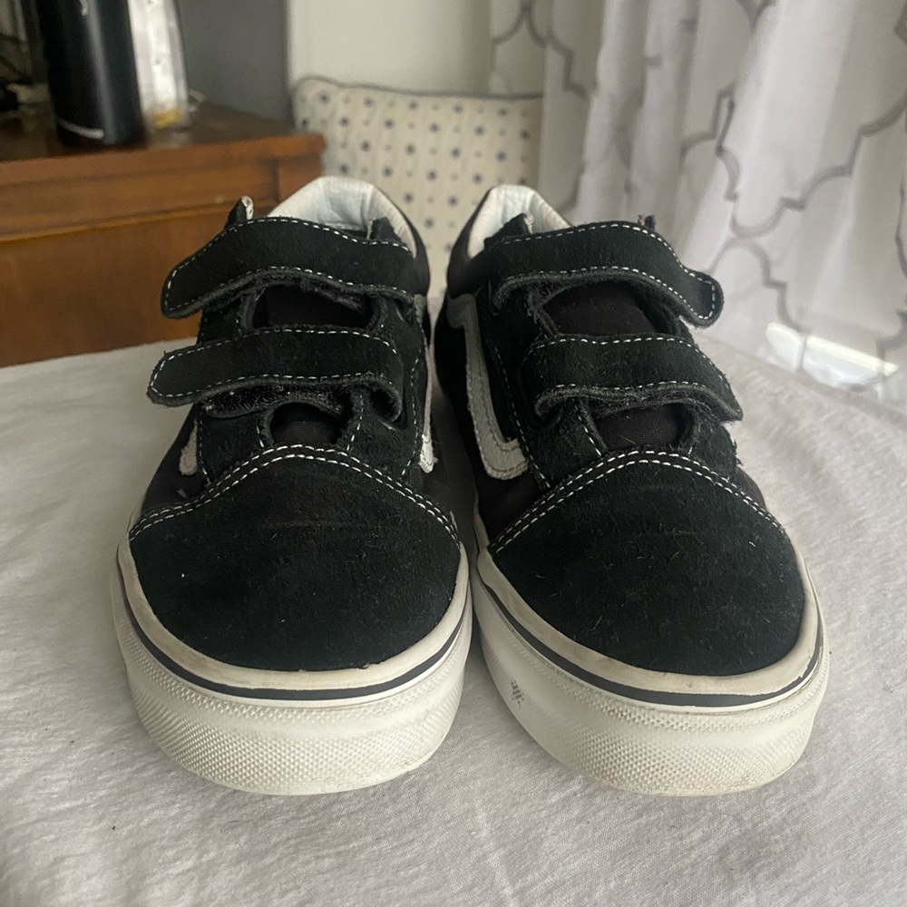 Black and white Vans Velcro sneakers